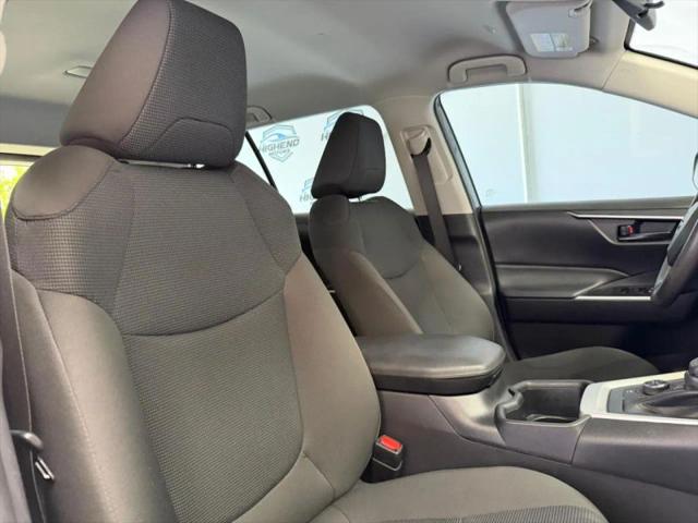 2023 Toyota RAV4 Hybrid LE