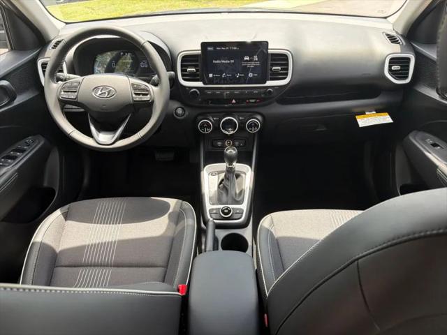 2026 Hyundai Venue SEL w/Two-Tone Roof