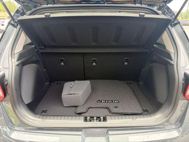 2026 Hyundai Venue SEL w/Two-Tone Roof