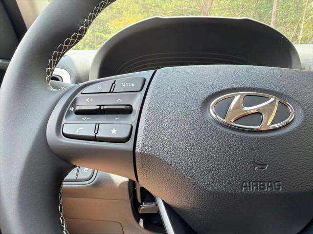 2026 Hyundai Venue SEL w/Two-Tone Roof