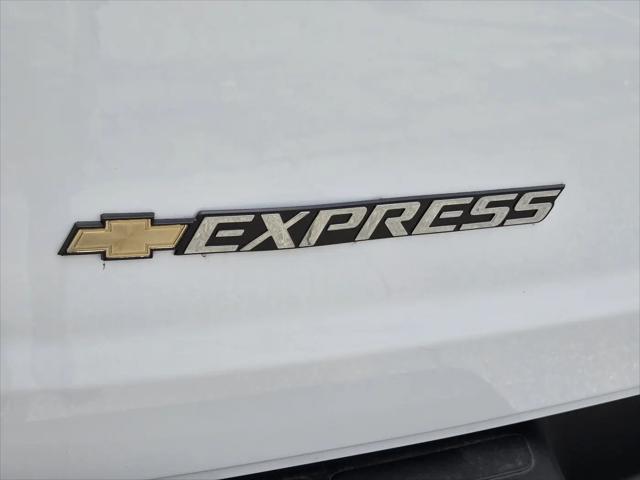 2026 Chevrolet Express Cargo Van 2500 Regular Wheelbase, WT, RWD