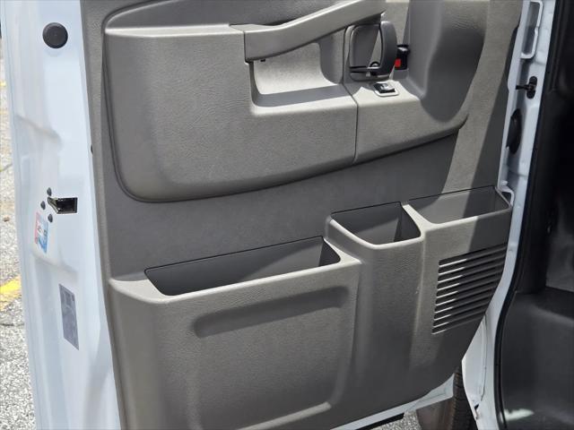 2026 Chevrolet Express Cargo Van 2500 Regular Wheelbase, WT, RWD