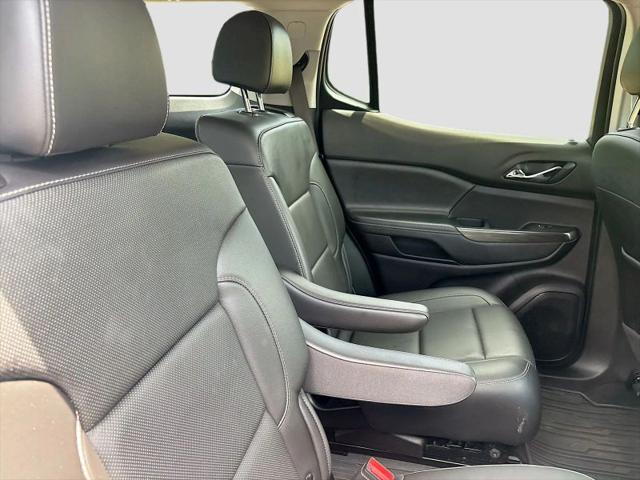 2023 GMC Acadia AWD SLT