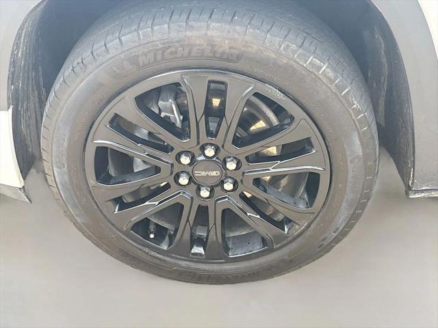 2023 GMC Acadia AWD SLT