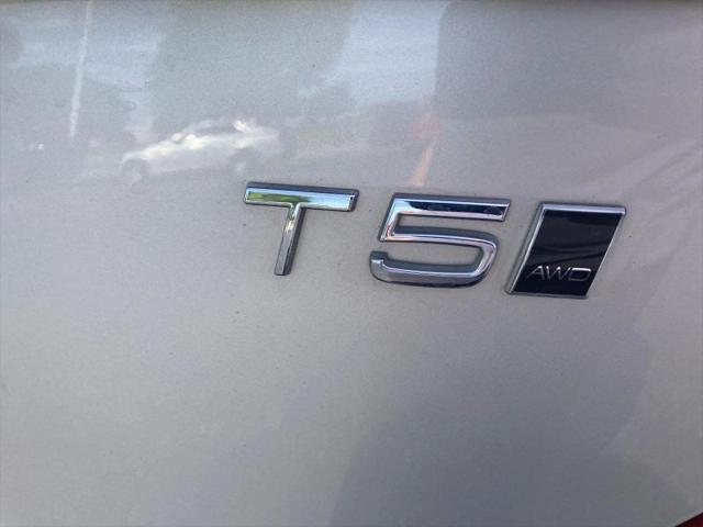 2016 Volvo XC90 T5 Momentum