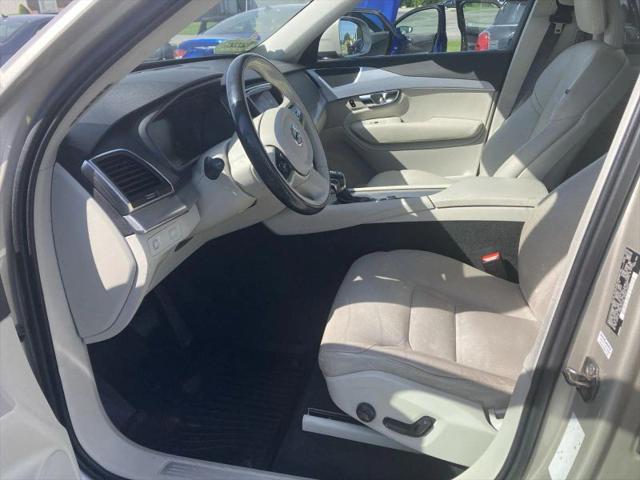 2016 Volvo XC90 T5 Momentum