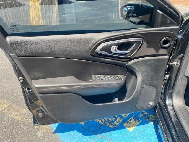 2015 Chrysler 200 C