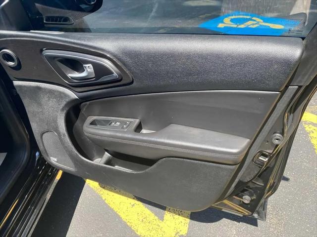 2015 Chrysler 200 C