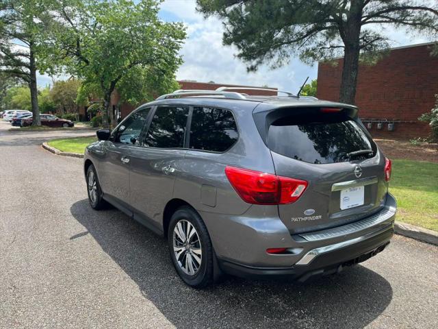 2017 Nissan Pathfinder SL