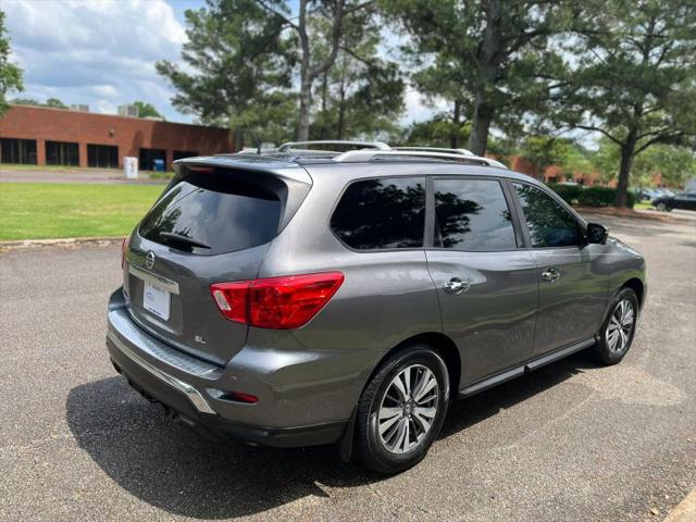 2017 Nissan Pathfinder SL