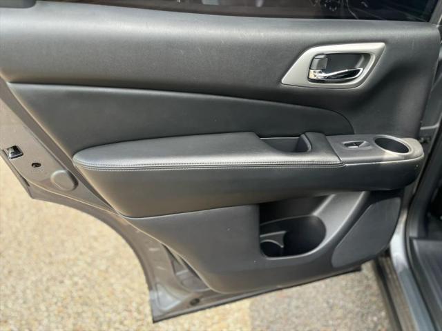 2017 Nissan Pathfinder SL