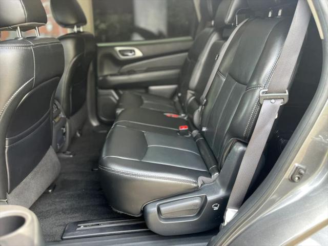2017 Nissan Pathfinder SL