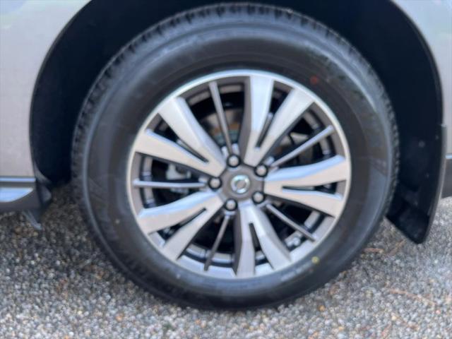 2017 Nissan Pathfinder SL