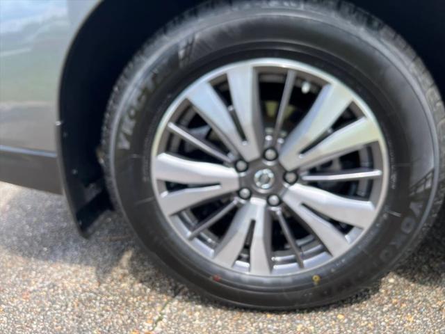 2017 Nissan Pathfinder SL