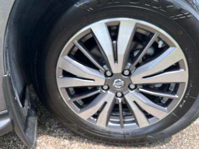 2017 Nissan Pathfinder SL