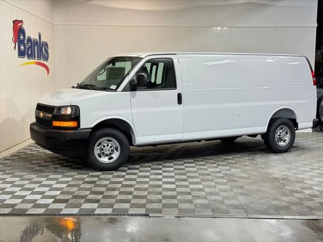 2026 Chevrolet Express Cargo Van 2500 Extended Wheelbase, WT, RWD