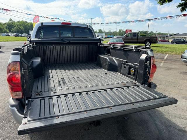 2006 Toyota Tacoma Base V6