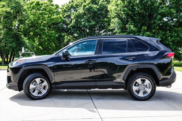 2022 Toyota RAV4 Hybrid LE