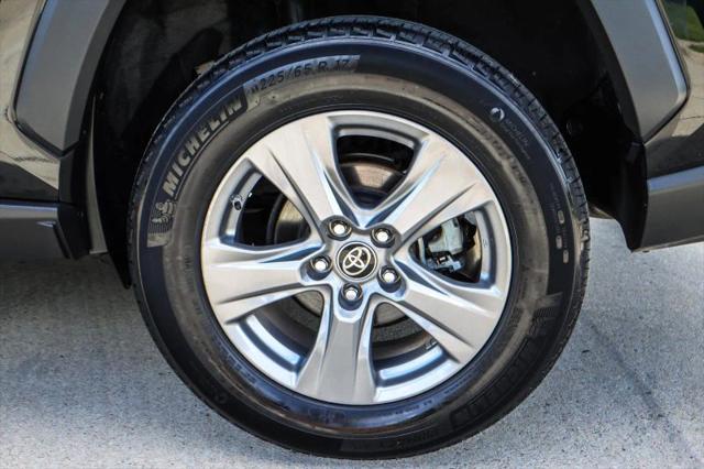 2022 Toyota RAV4 Hybrid LE