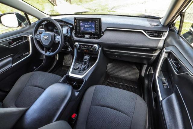 2022 Toyota RAV4 Hybrid LE