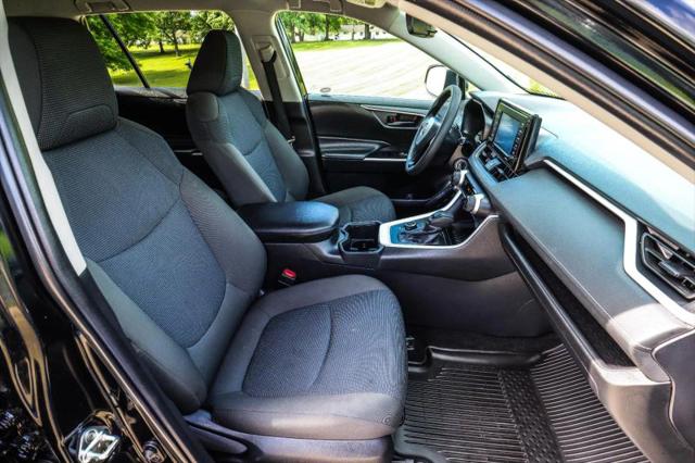 2022 Toyota RAV4 Hybrid LE