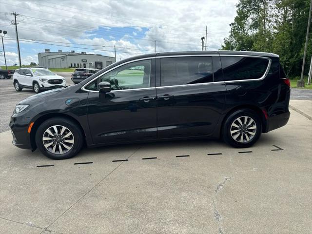2022 Chrysler Pacifica Hybrid Touring L