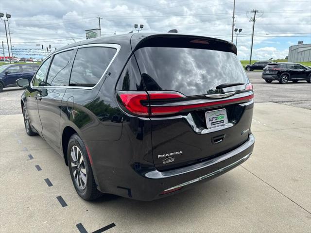 2022 Chrysler Pacifica Hybrid Touring L