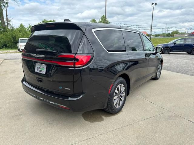 2022 Chrysler Pacifica Hybrid Touring L