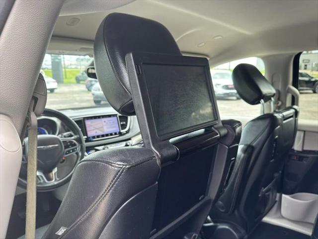 2022 Chrysler Pacifica Hybrid Touring L