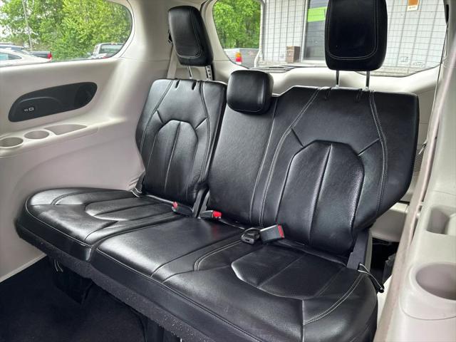 2022 Chrysler Pacifica Hybrid Touring L