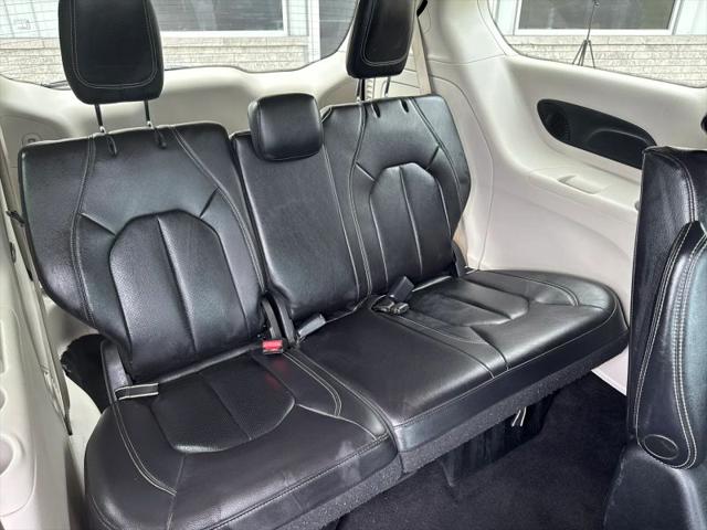 2022 Chrysler Pacifica Hybrid Touring L