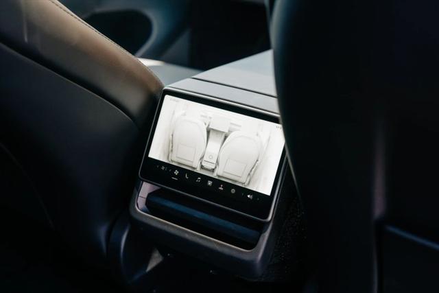 2026 Tesla Model Y Base