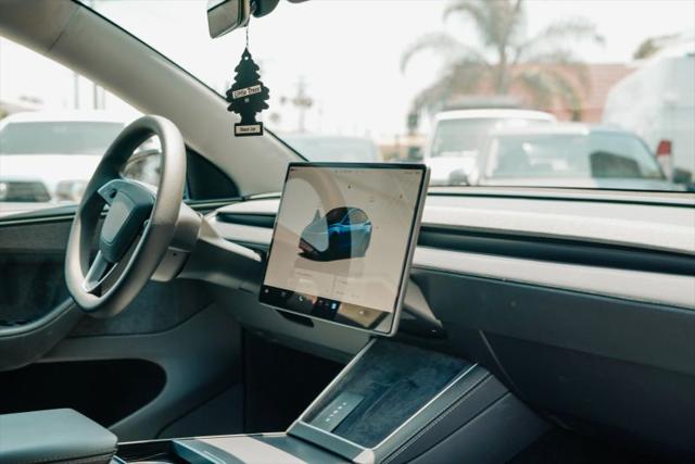 2026 Tesla Model Y Base