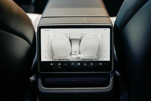 2026 Tesla Model Y Base