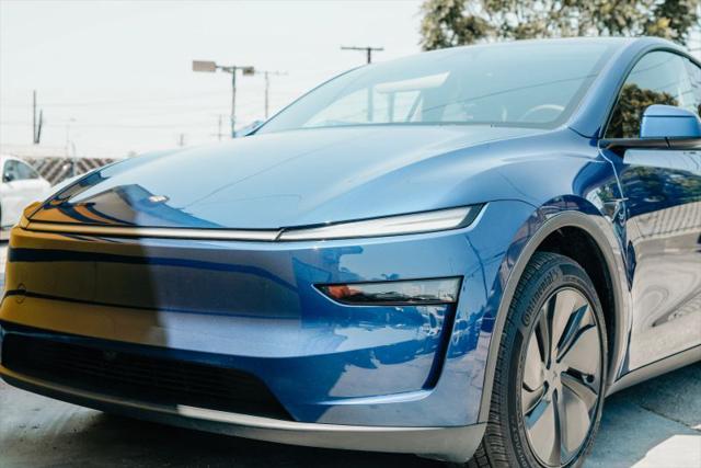 2026 Tesla Model Y Base