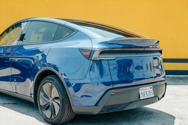2026 Tesla Model Y Base