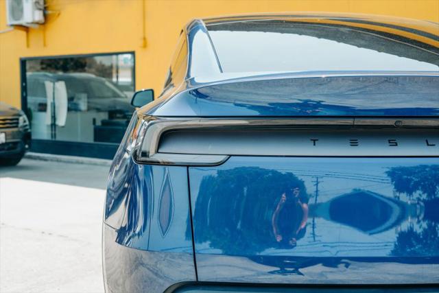 2026 Tesla Model Y Base