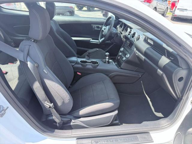 2016 Ford Mustang V6