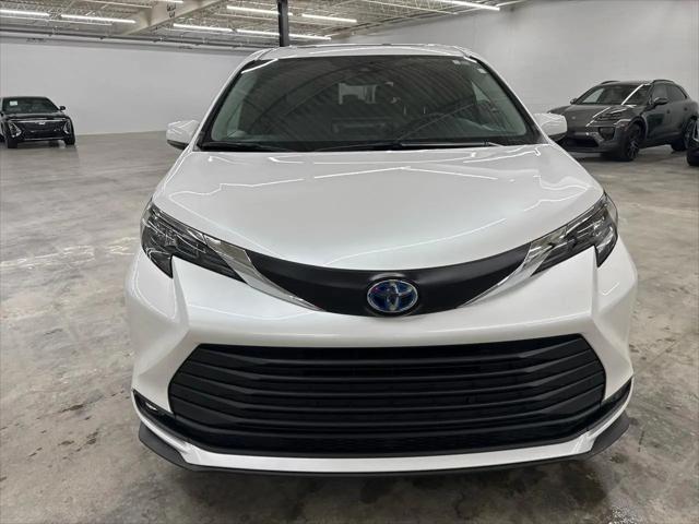 2025 Toyota Sienna XLE