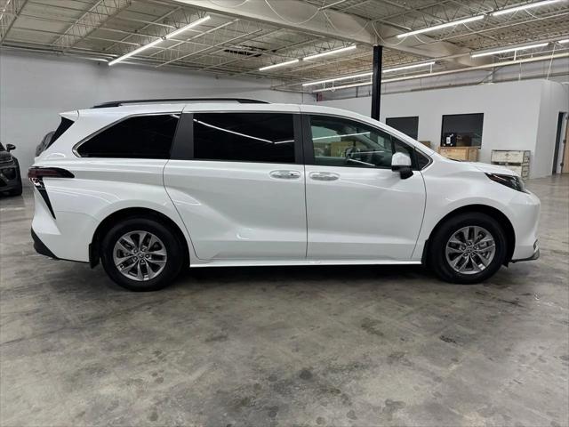 2025 Toyota Sienna XLE