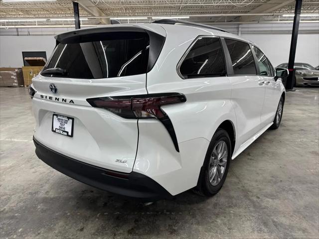 2025 Toyota Sienna XLE
