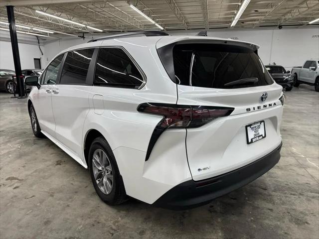 2025 Toyota Sienna XLE