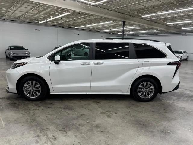 2025 Toyota Sienna XLE