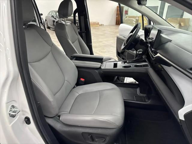 2025 Toyota Sienna XLE