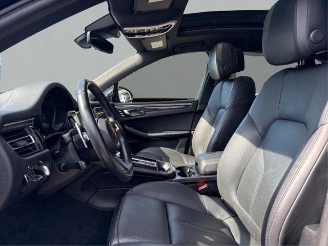 2022 Porsche Macan Base