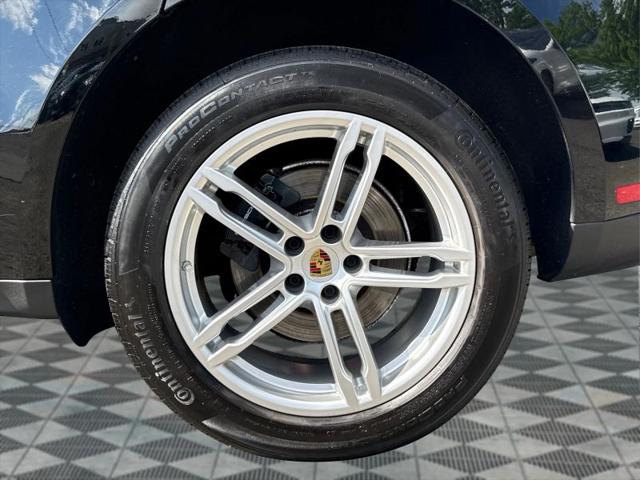 2022 Porsche Macan Base
