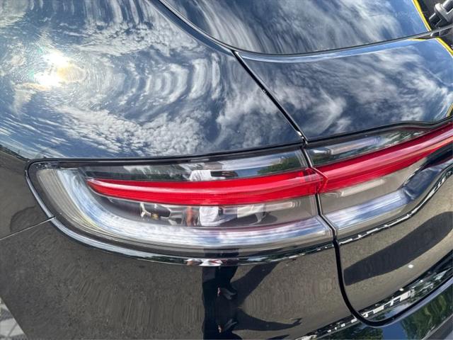 2022 Porsche Macan Base