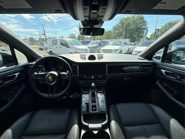 2022 Porsche Macan Base