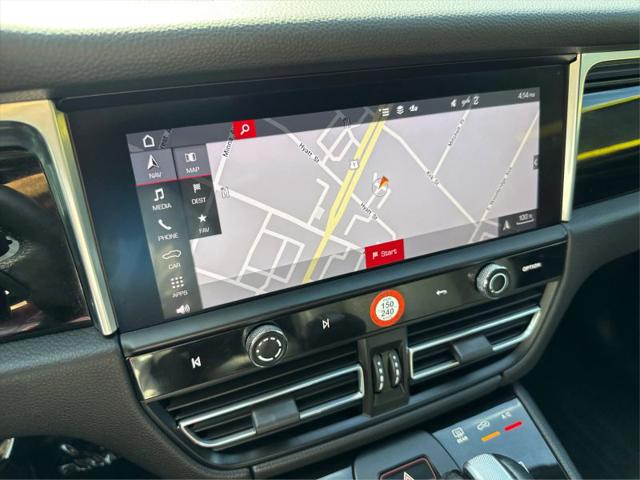 2022 Porsche Macan Base