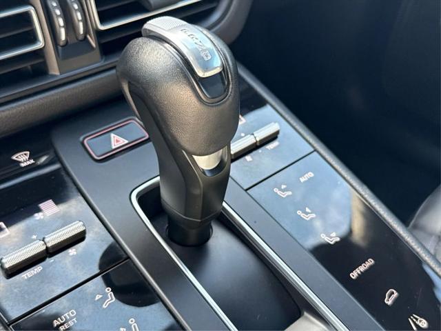 2022 Porsche Macan Base